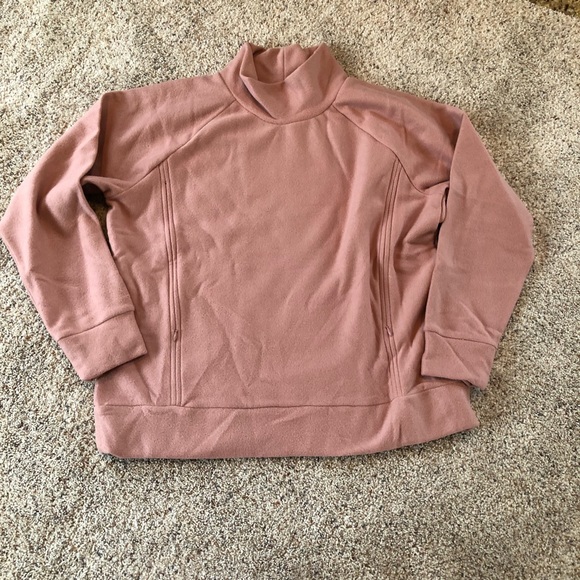 Gap maternity nursing fleece top - Picture 2 of 6